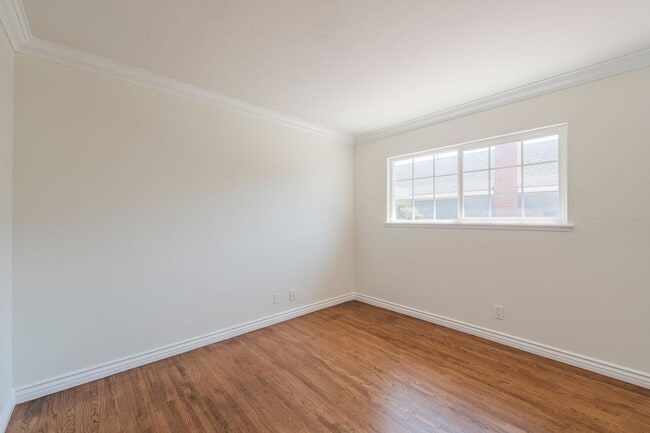 Building Photo - 15871 Belfast Ln