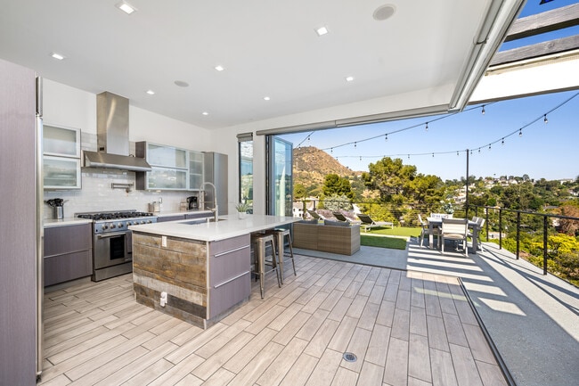 Building Photo - 3420 Blair Dr