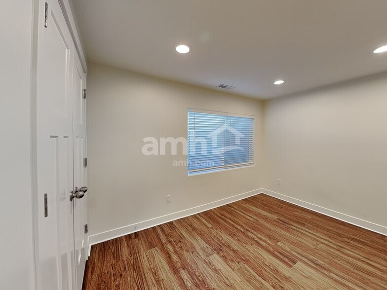 Building Photo - 602 Koins Way