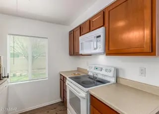 Building Photo - 2019 E Silver St