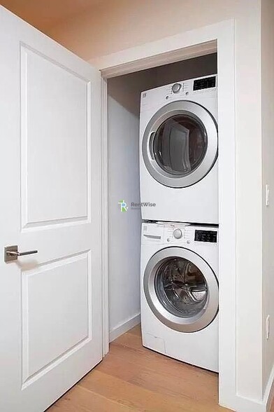 Building Photo - 16 Boardman St