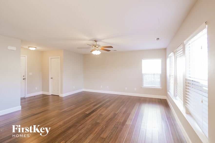 Building Photo - 7023 Lanier St