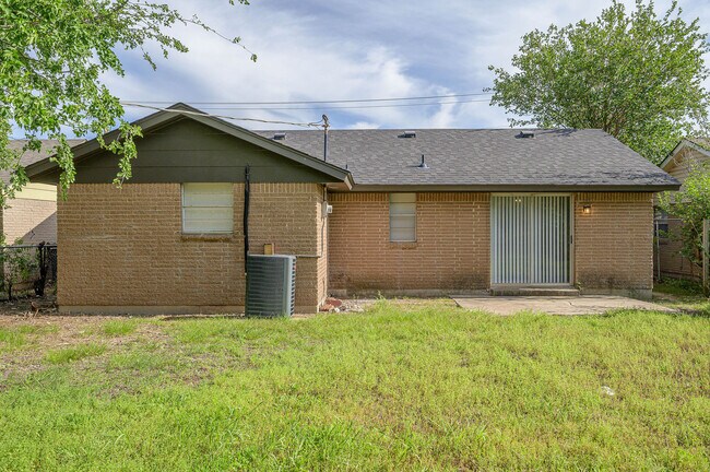 Building Photo - 121 NW 79th St