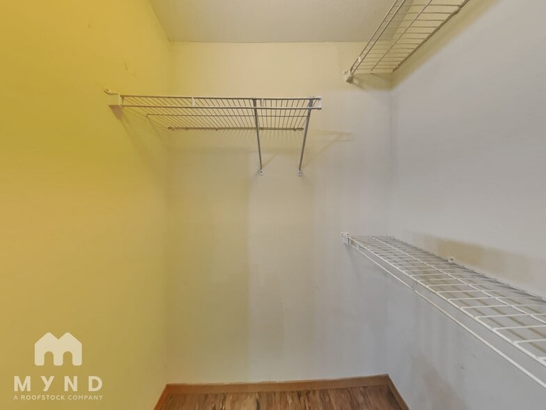 Building Photo - 418 Century Pl