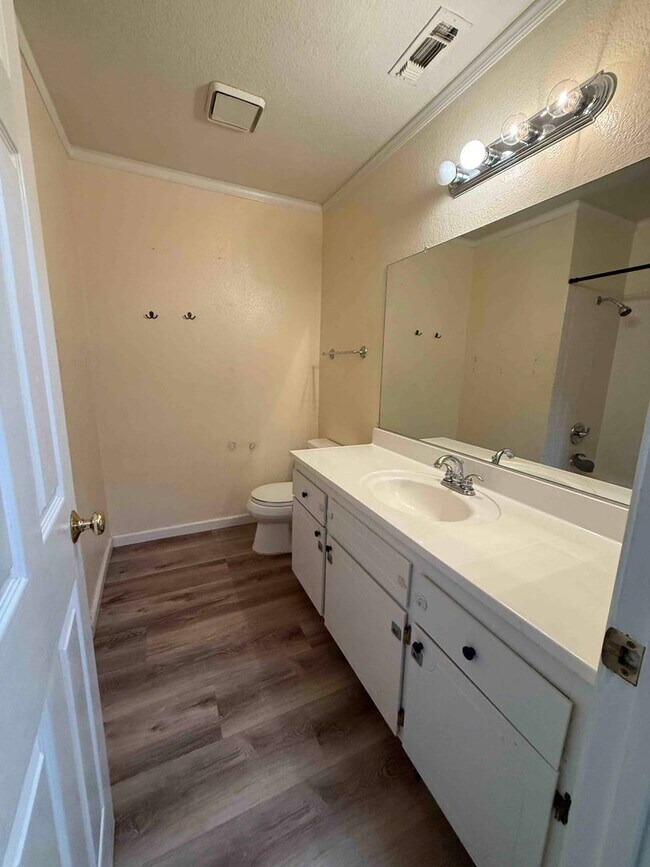 Building Photo - Great 3 Bedroom 2 Bath Home in Rancho Cordova