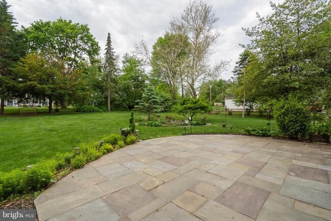 Building Photo - 120 Walker Rd