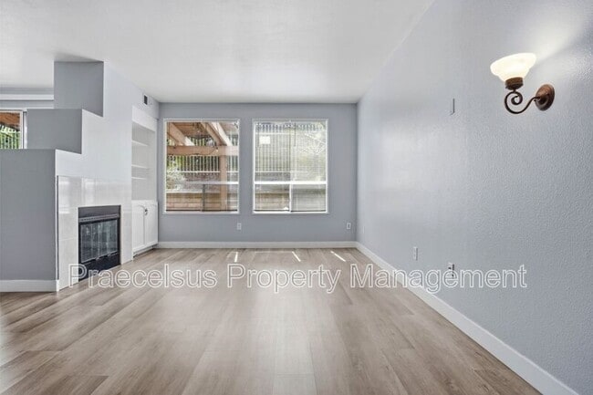 Building Photo - 1389 Serena Cir