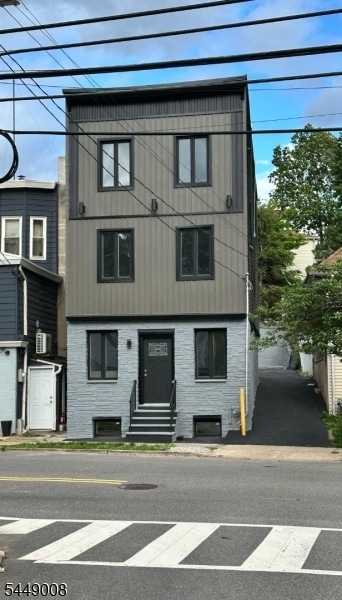 Building Photo - 92 Bloomfield Ave