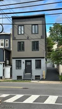 Building Photo - 92 Bloomfield Ave