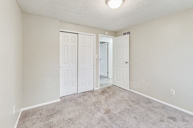 Building Photo - 5310 Shelbyville Rd