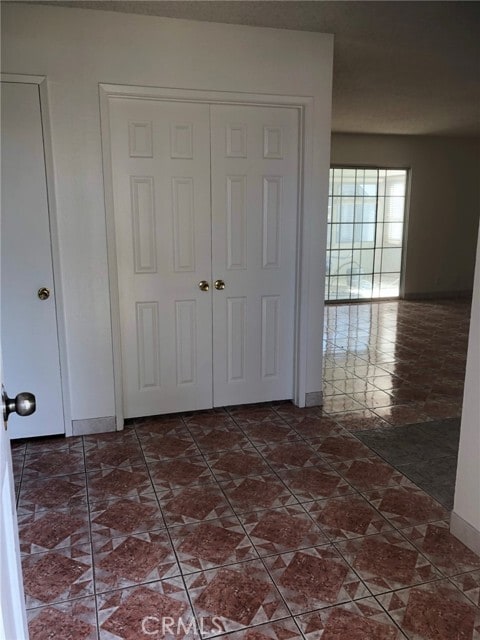 Building Photo - 8552 La Vine St