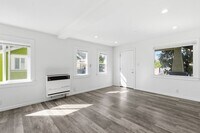 Building Photo - 350 E 60th St