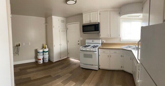 Building Photo - 333 29th St