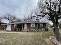 Building Photo - 3200 Lyon Blvd