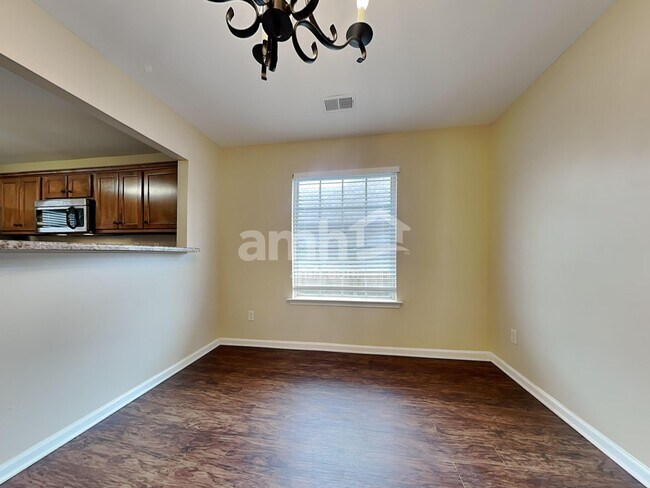 Building Photo - 5883 Savannah Pky