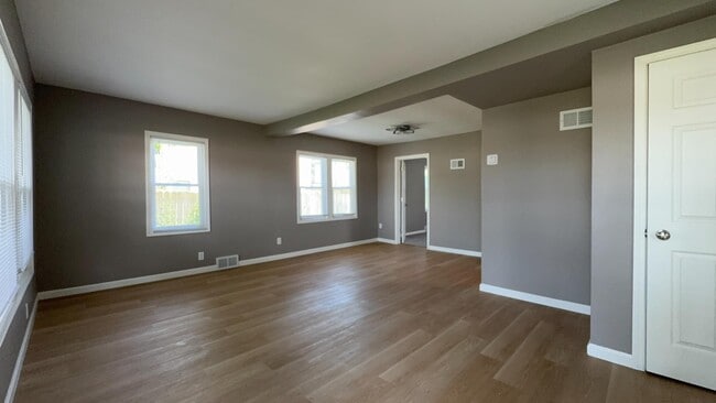 Primary Photo - 5117 W Fairmount Ave