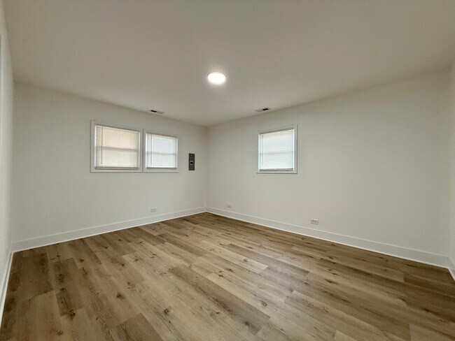 Building Photo - 14916 Langley Ave