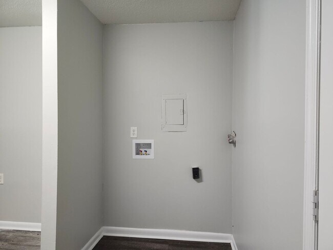 Building Photo - 5053-5055 Harley Ln