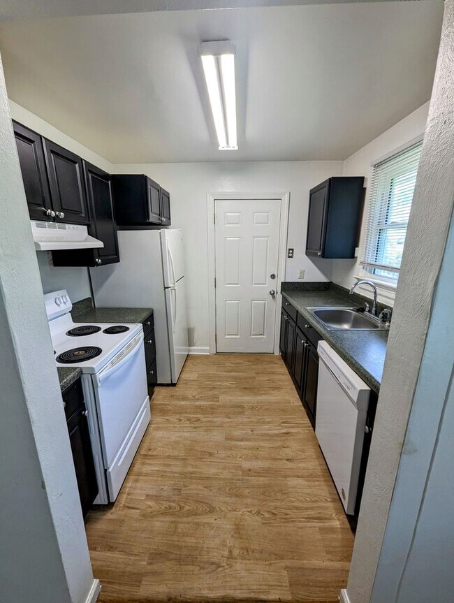 Building Photo - 933 Foley Dr