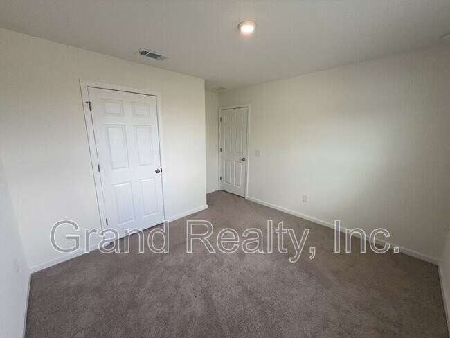 Building Photo - 4360 Jitterbug St