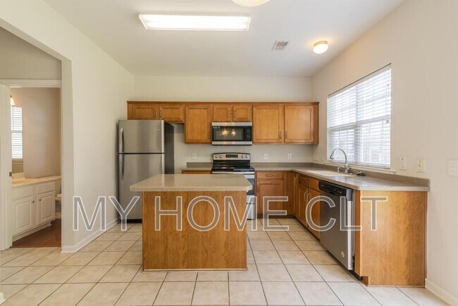 Building Photo - 2108 Arbor Vista Dr