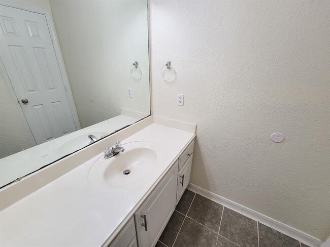 Building Photo - 12835 Regal Oaks Bend Ln