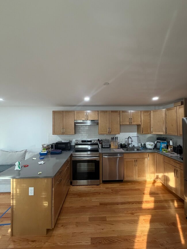 Building Photo - 140 Prospect St