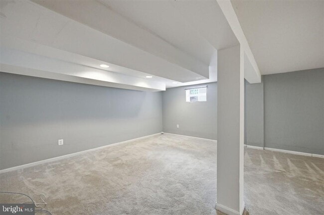 Building Photo - 2918 Monroe Pl