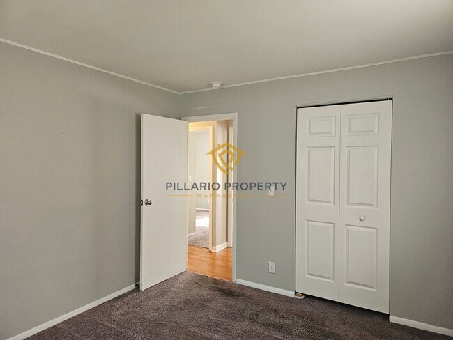 Building Photo - Charming 3-Bedroom Ranch with Detached Gar...