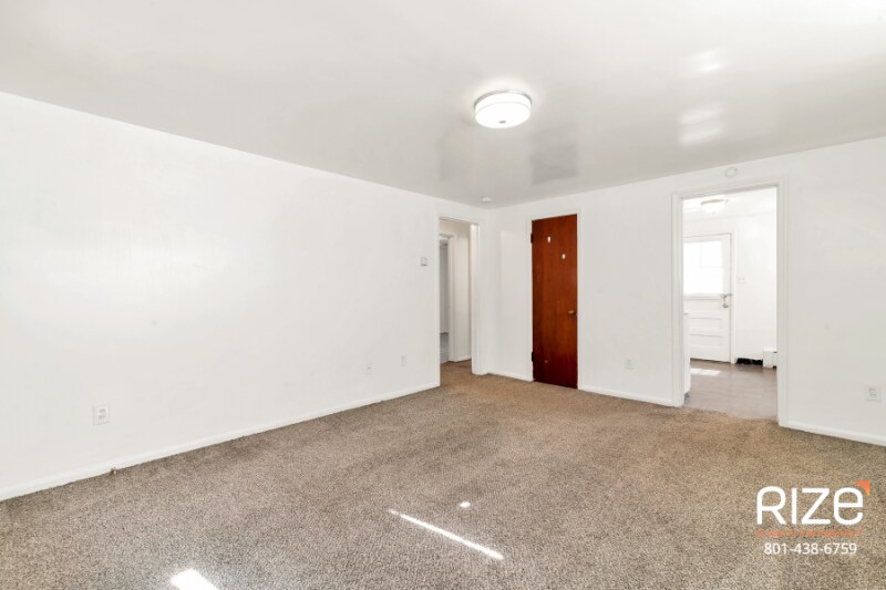 Building Photo - 521 28th St