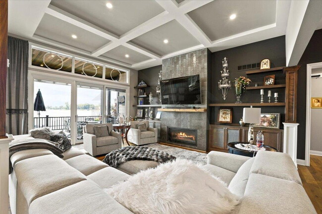 Building Photo - 8184 Woodland Shore Dr