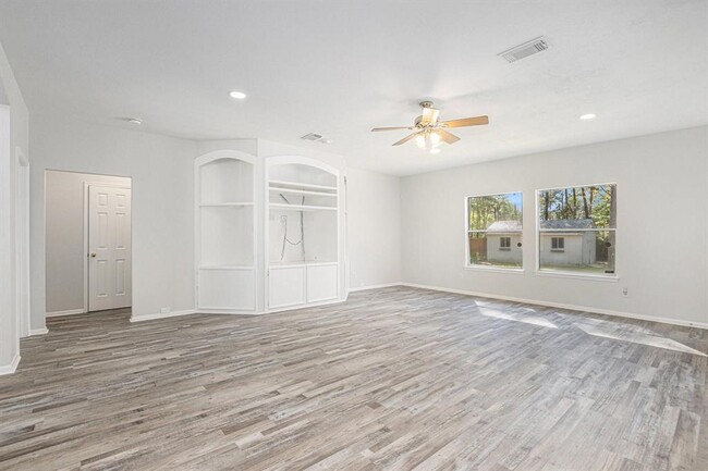 Building Photo - 907 Hinsdale