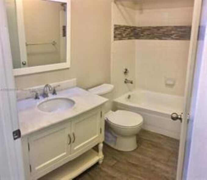 Building Photo - 2445 NW 33rd St