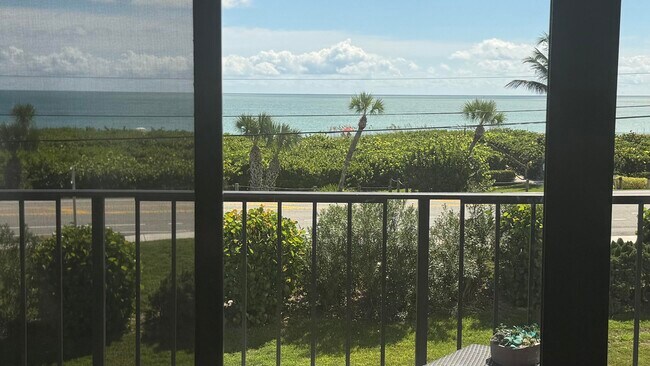 Building Photo - 5159 N Hwy A1A