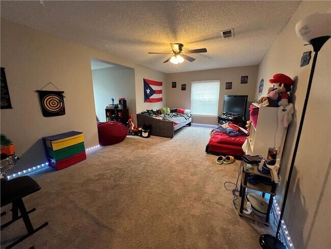 Building Photo - 584 Jack Dr