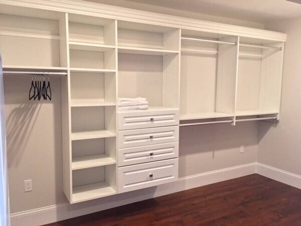 Building Photo - 892 E 2nd St