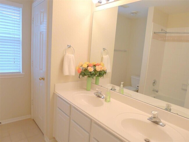 Building Photo - 22610 Cascade Springs Dr