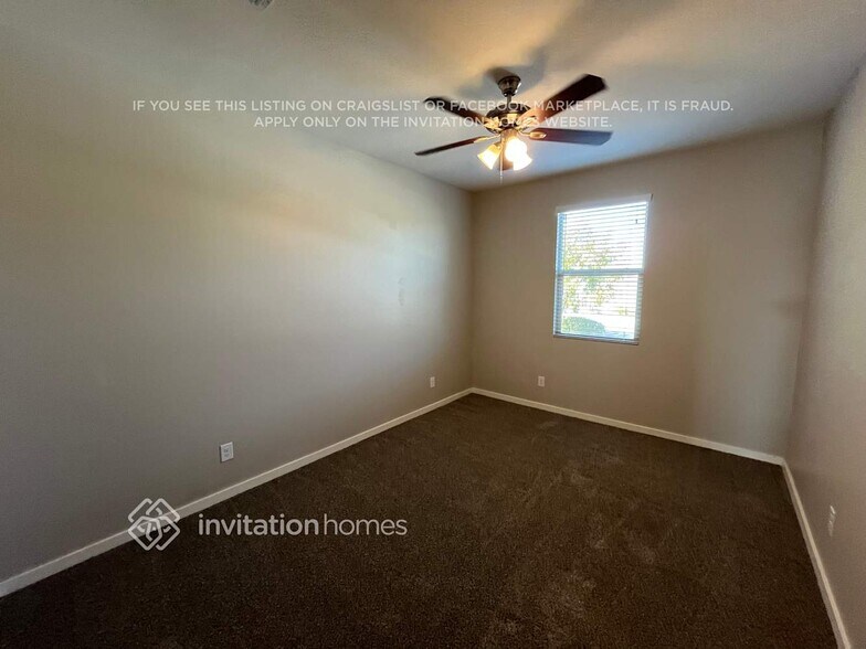 Building Photo - 18649 W Golden Ln