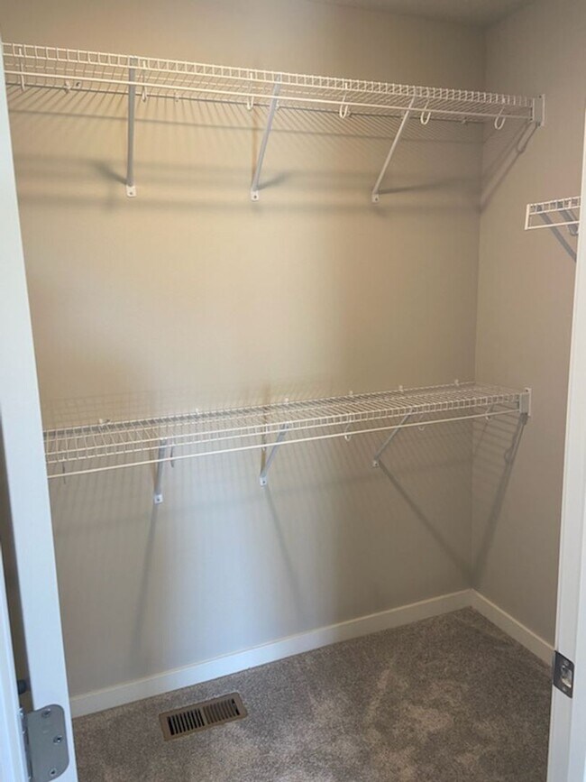 Building Photo - Luxury Newer Construction Home with Attached 2 Car Garage!