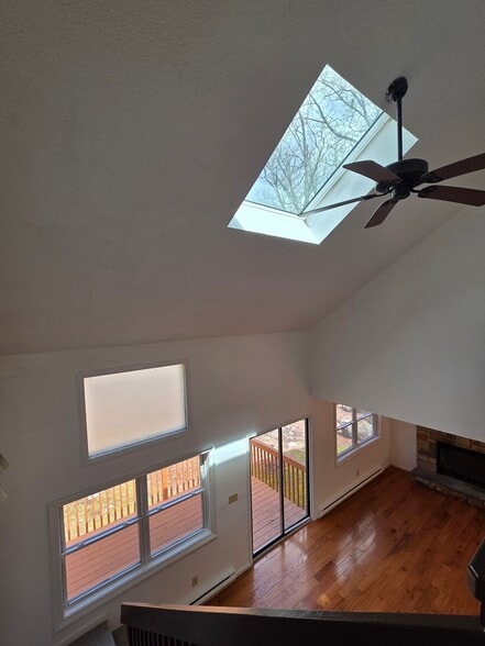 Building Photo - 362 Somerset Dr