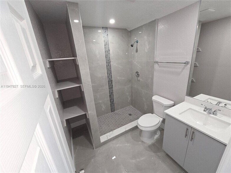 Building Photo - 4360 NW 13th Ct