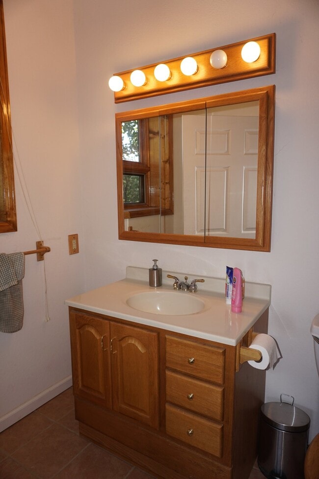 Building Photo - Lovely Home on Lookout Mountain!!