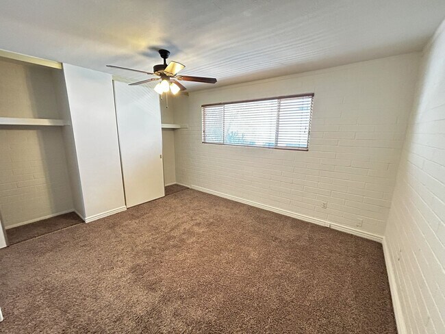 Building Photo - Prime Scottsdale Location! 2 bed 1.5 bath with community pool