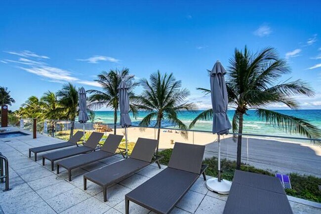 Building Photo - 18911 Collins Ave