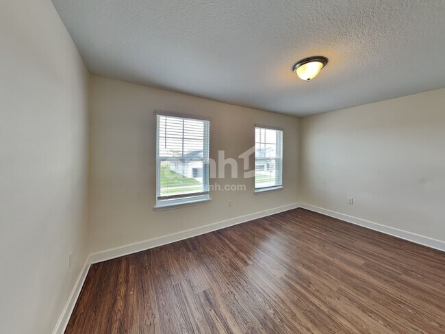 Building Photo - 413 Pine Terrace Dr