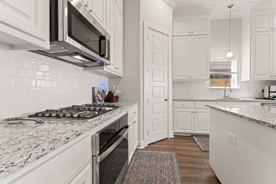 Building Photo - 3145 Creekmere Ln