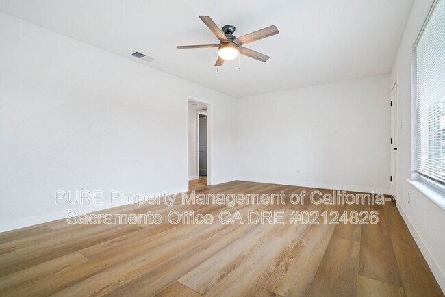 Building Photo - 5939 Gloria Dr