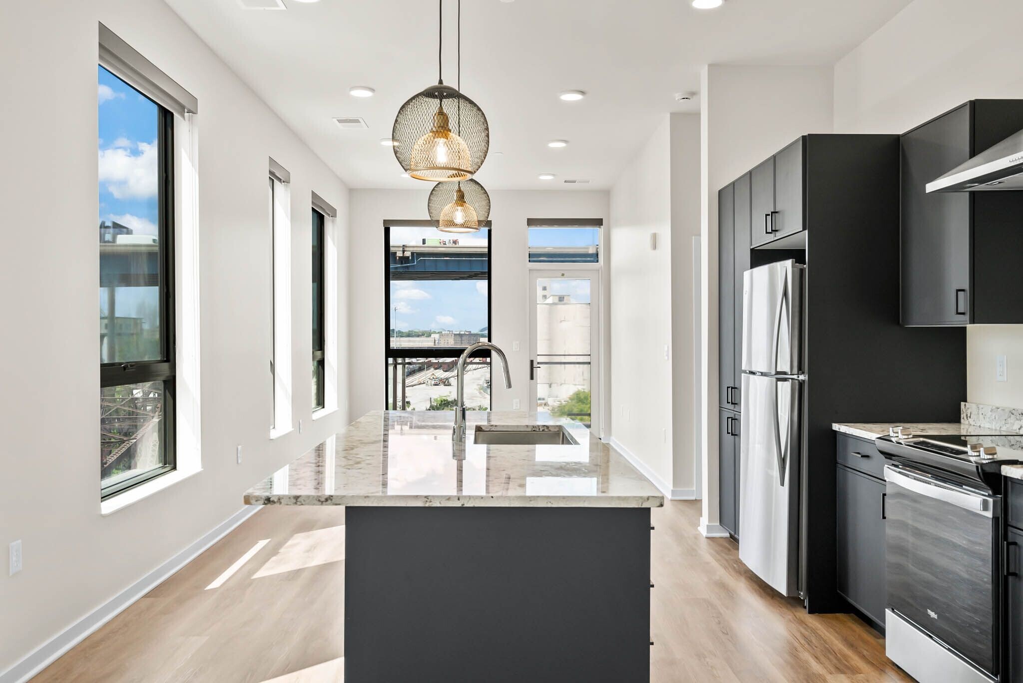 Building Photo - 777 W Freshwater Way