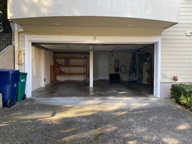 Building Photo - 7323 Old Redmond Rd