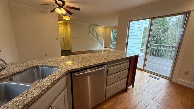 Building Photo - Spacious single-family home located in Southwest